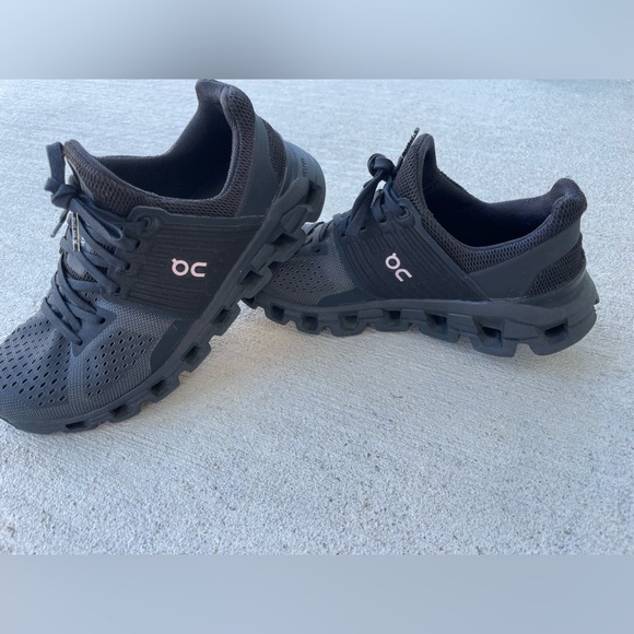 ON Running Black Sneakers - Picture 1 of 4